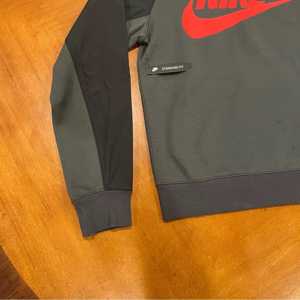 NWT $70 Nike Men’s Standard Fit Hybrid Sweatshirt Gray/Red Pullover Small Crew